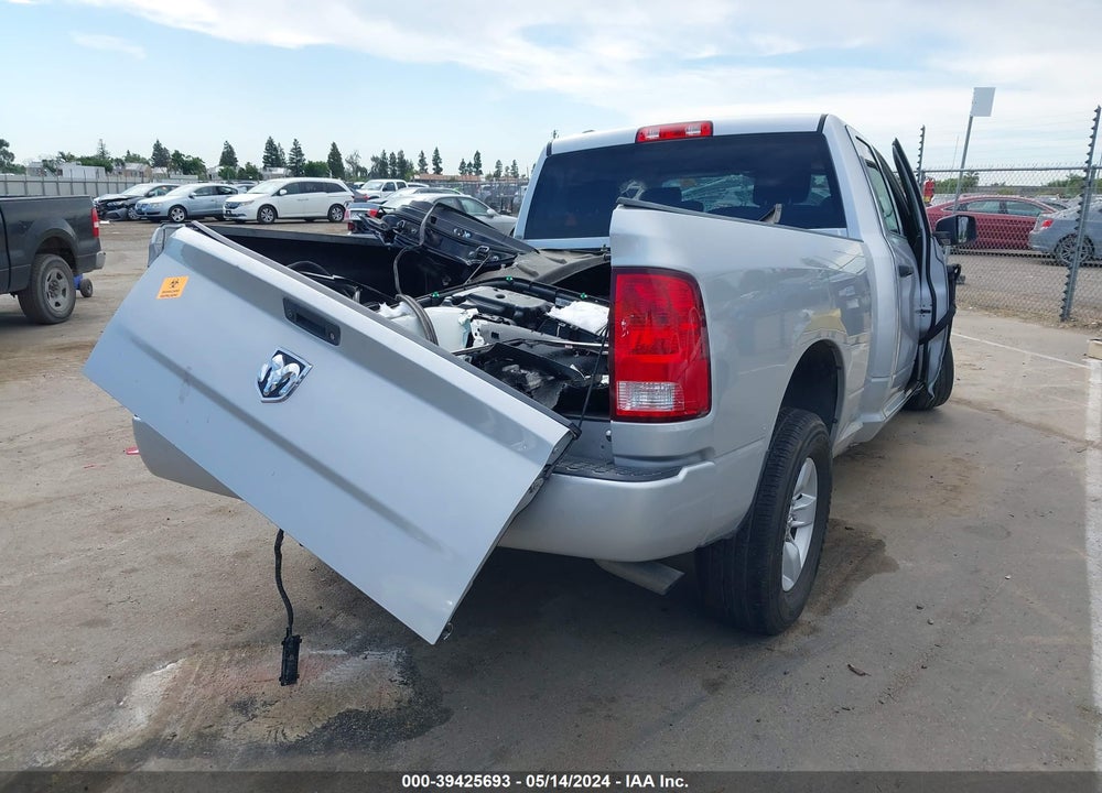 2017 RAM 1500 EXPRESS QUAD CAB 4X2 6'4 BOX VIN: 1C6RR6FG8HS860448