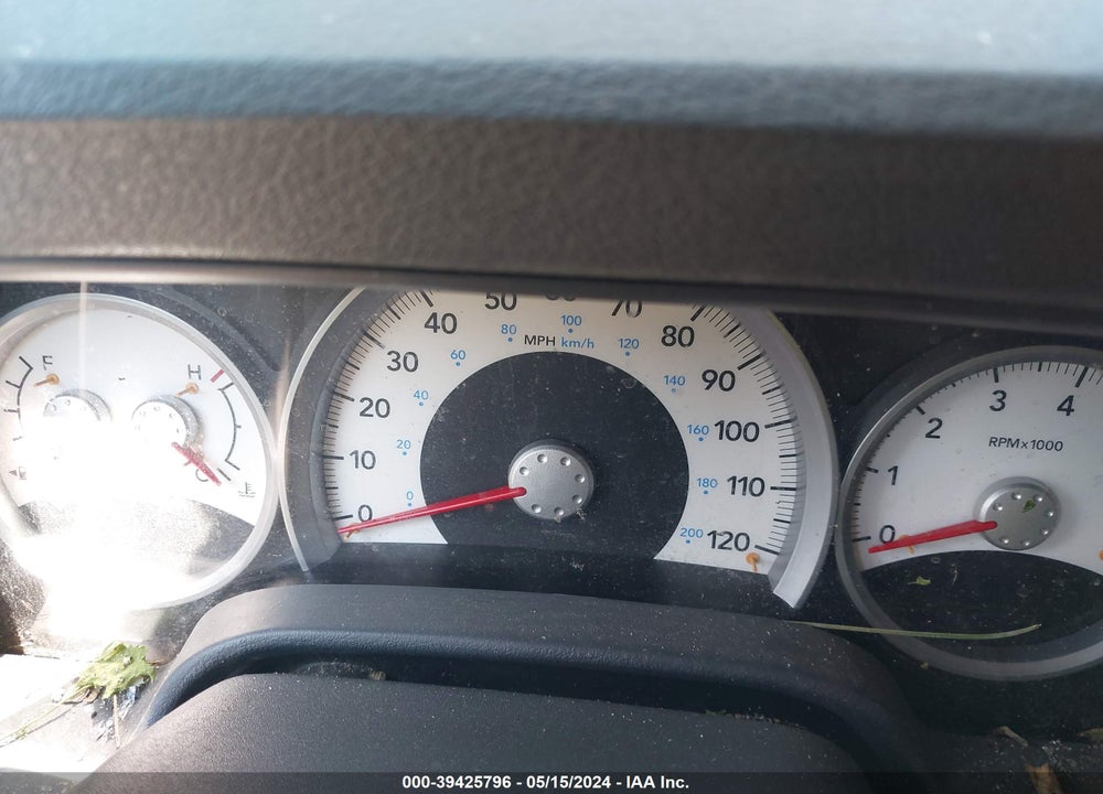 2005 DODGE DURANGO SLT VIN: 1D4HB48N45F560695