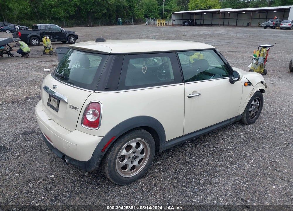 2012 MINI COOPER VIN: WMWSU3C58CT262922
