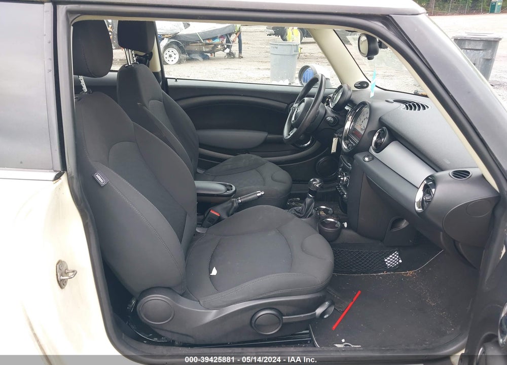 2012 MINI COOPER VIN: WMWSU3C58CT262922