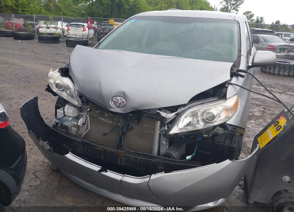 2012 TOYOTA SIENNA VIN: 5TDKK3DC8CS227401