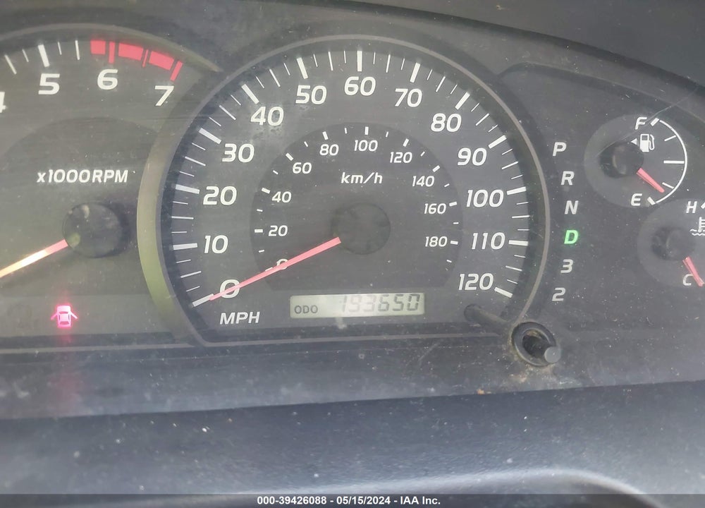 2005 TOYOTA TUNDRA SR5 V8 VIN: 5TBET34115S478152