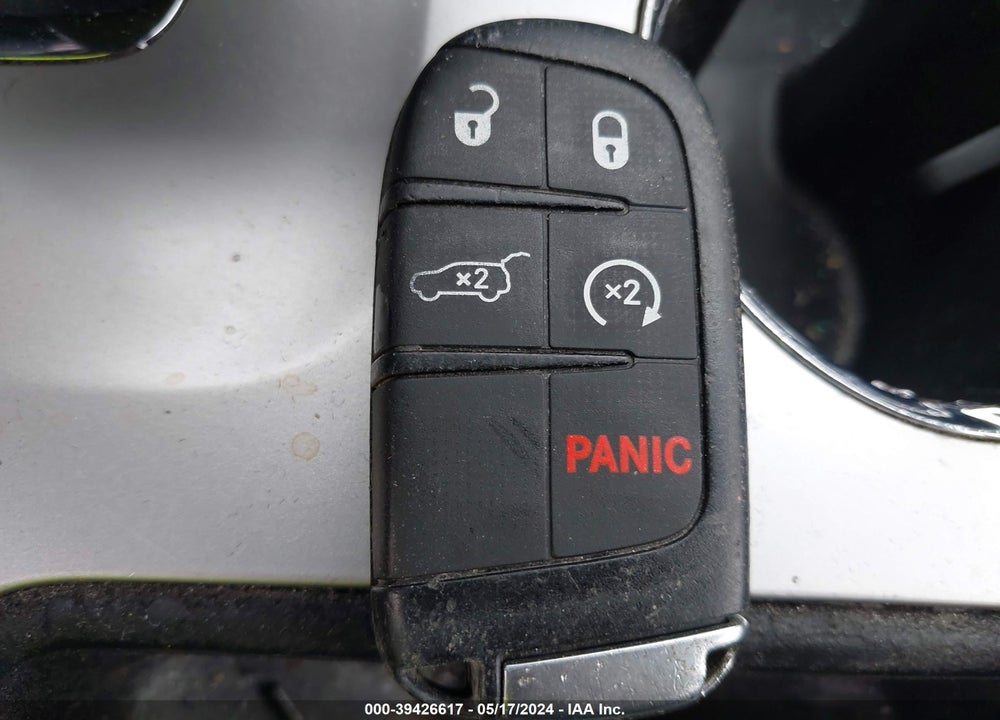 2015 JEEP GRAND CHEROKEE ALTITUDE VIN: 1C4RJFAG6FC208426