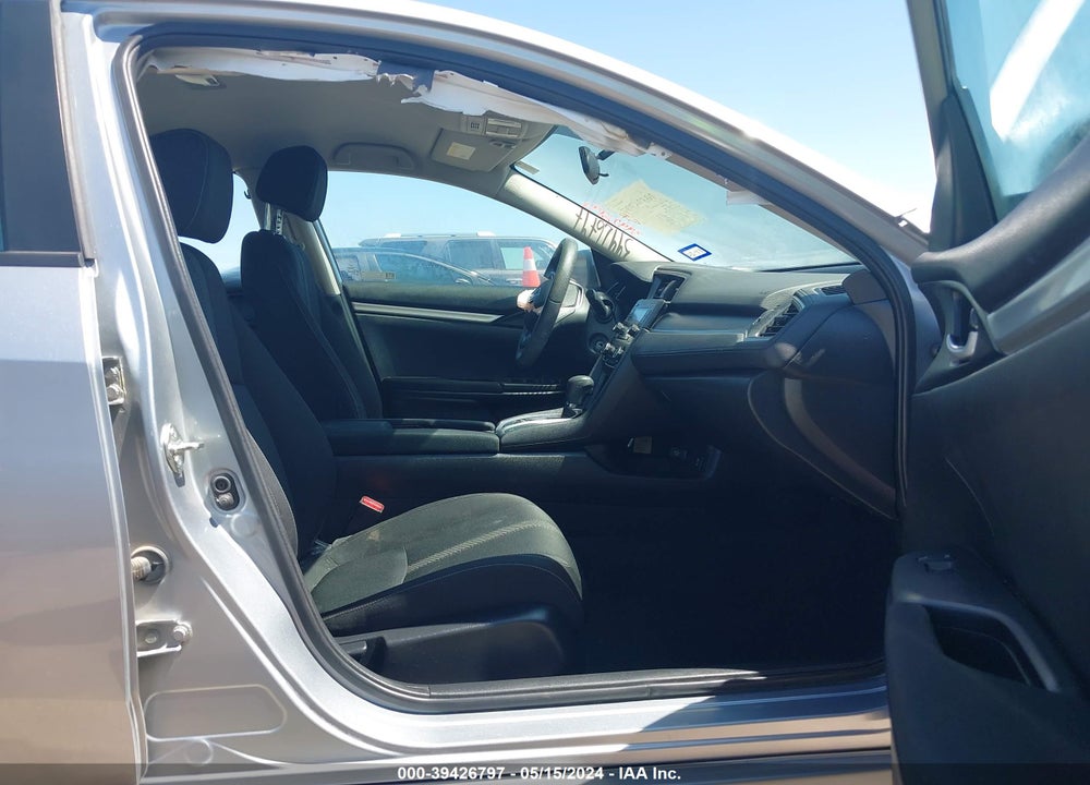 2018 HONDA CIVIC LX VIN: 2HGFC2F5XJH590139
