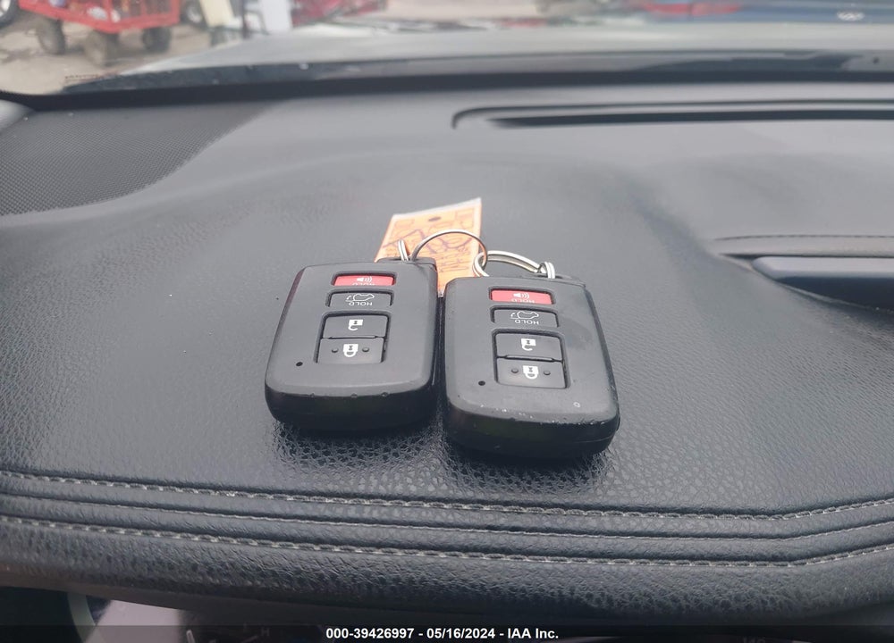 2019 TOYOTA HIGHLANDER XLE VIN: 5TDJZRFH2KS626564