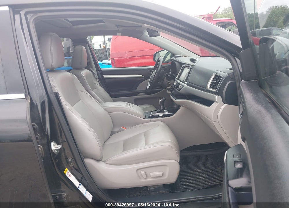 2019 TOYOTA HIGHLANDER XLE VIN: 5TDJZRFH2KS626564