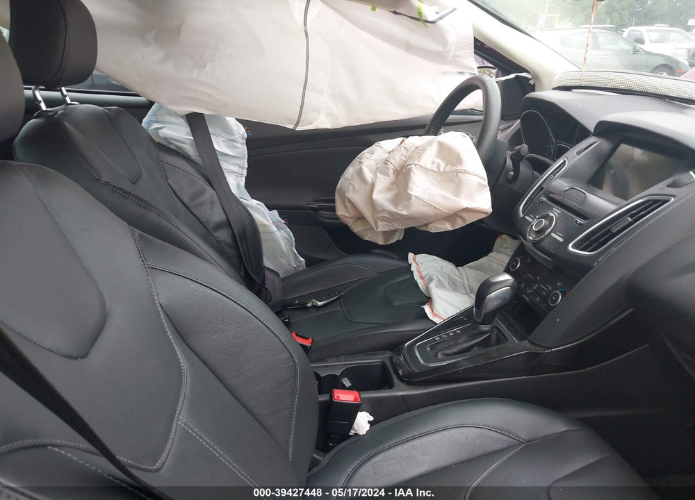 2017 FORD FOCUS TITANIUM VIN: 1FADP3J29HL336633