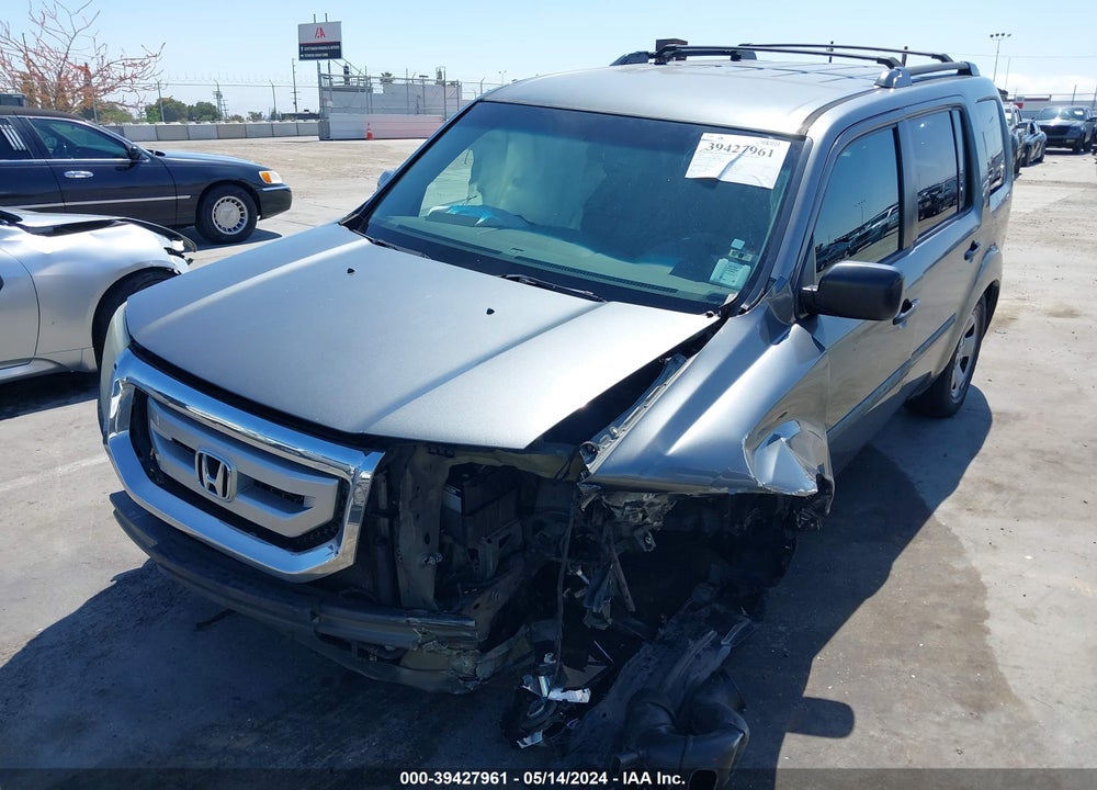 2011 HONDA PILOT LX VIN: 5FNYF4H23BB025381