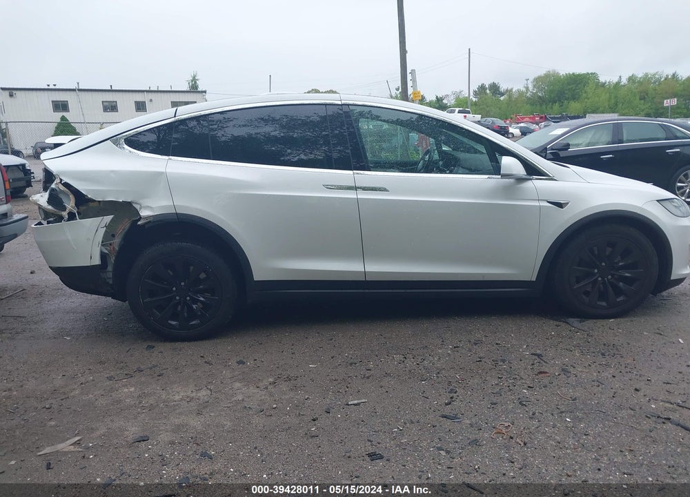2018 TESLA MODEL X 100D/75D/P100D VIN: 5YJXCBE25JF103638