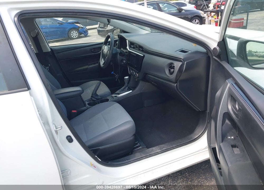 2019 TOYOTA COROLLA L VIN: 2T1BURHE8KC210100