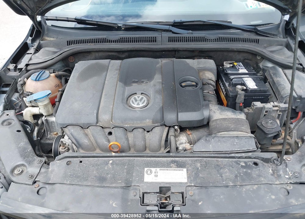 2011 VOLKSWAGEN JETTA 2.5L SE VIN: 3VWDX7AJ3BM346201