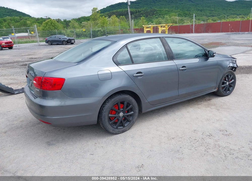 2011 VOLKSWAGEN JETTA 2.5L SE VIN: 3VWDX7AJ3BM346201
