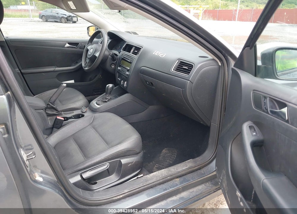 2011 VOLKSWAGEN JETTA 2.5L SE VIN: 3VWDX7AJ3BM346201
