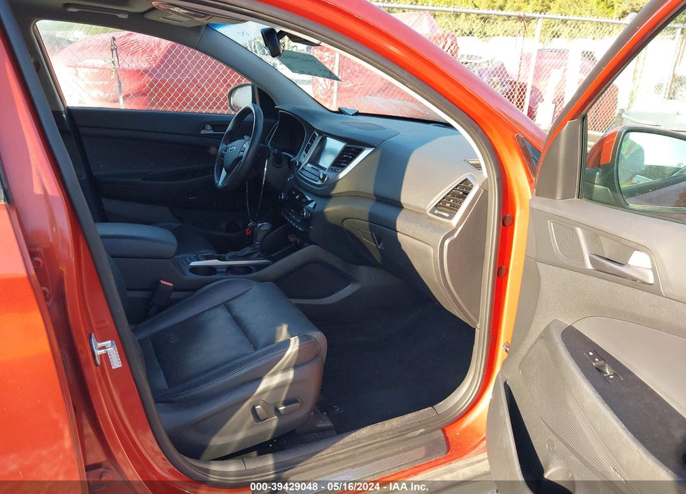2017 HYUNDAI TUCSON LIMITED VIN: KM8J33A2XHU336929