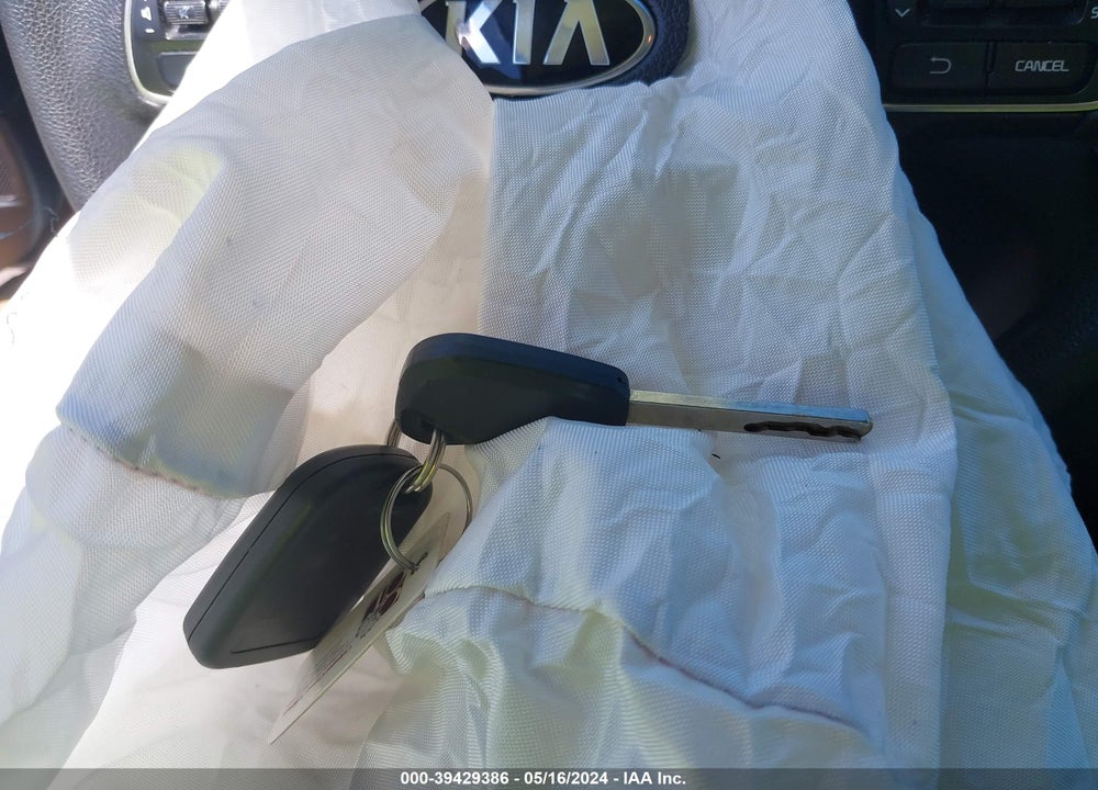 2016 KIA OPTIMA LX VIN: 5XXGT4L35GG092041