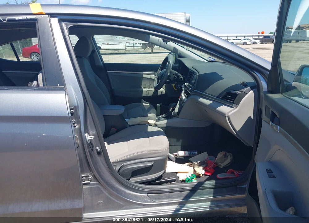 2019 HYUNDAI ELANTRA SE VIN: 5NPD74LF4KH442726