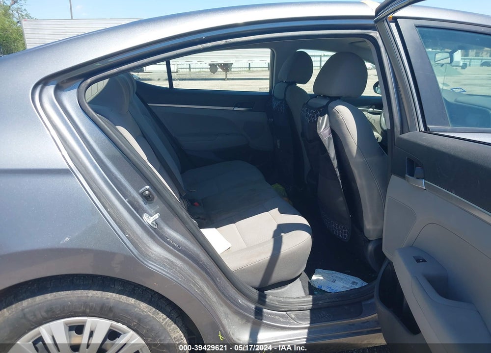 2019 HYUNDAI ELANTRA SE VIN: 5NPD74LF4KH442726