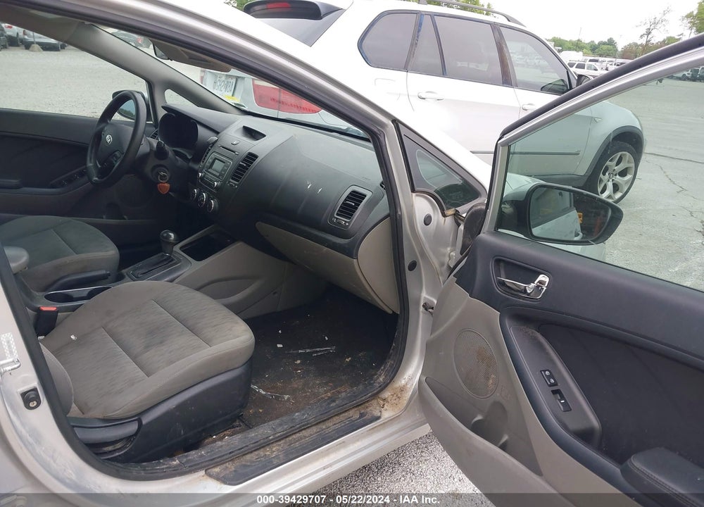 2015 KIA FORTE LX VIN: KNAFK4A61F5342077