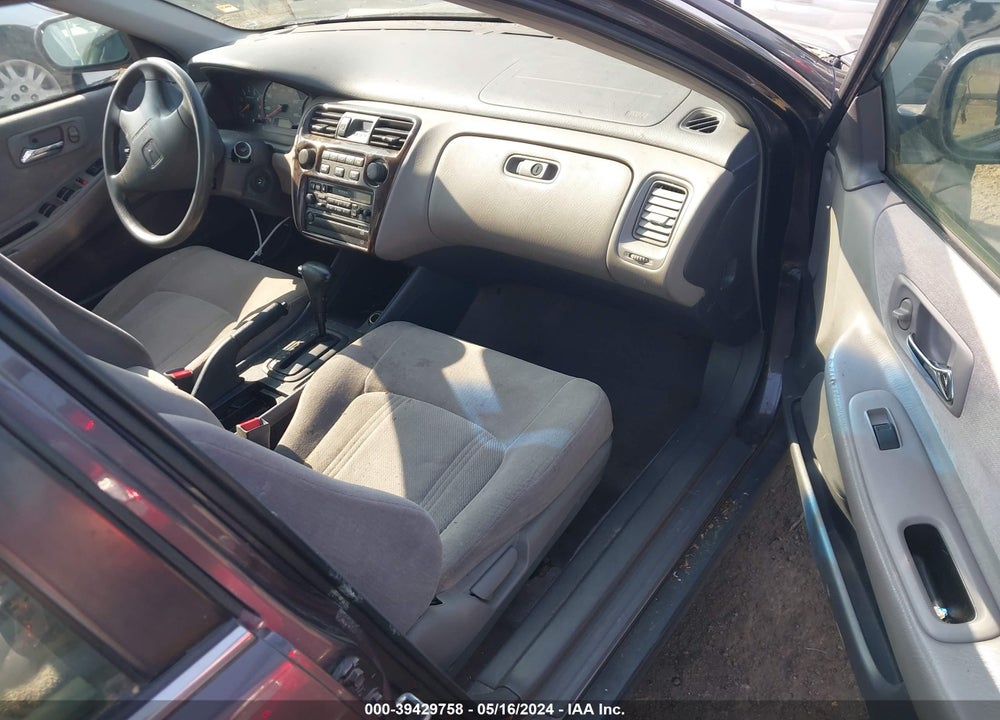1999 HONDA ACCORD LX VIN: JHMCG5645XC031042