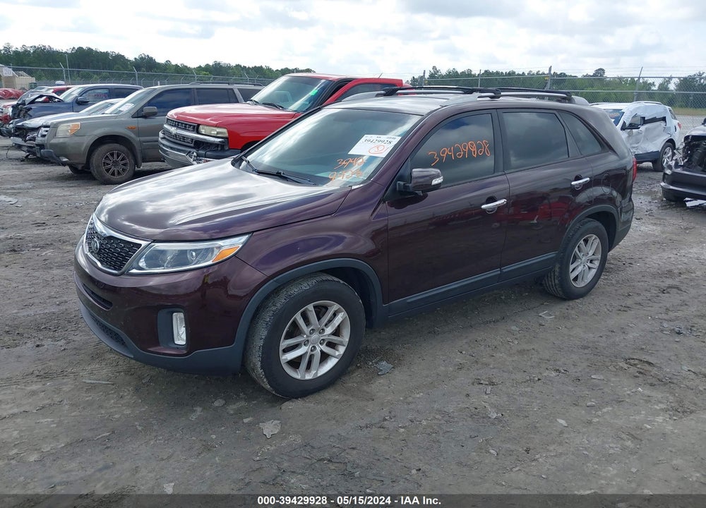 2015 KIA SORENTO LX VIN: 5XYKT4A61FG577391