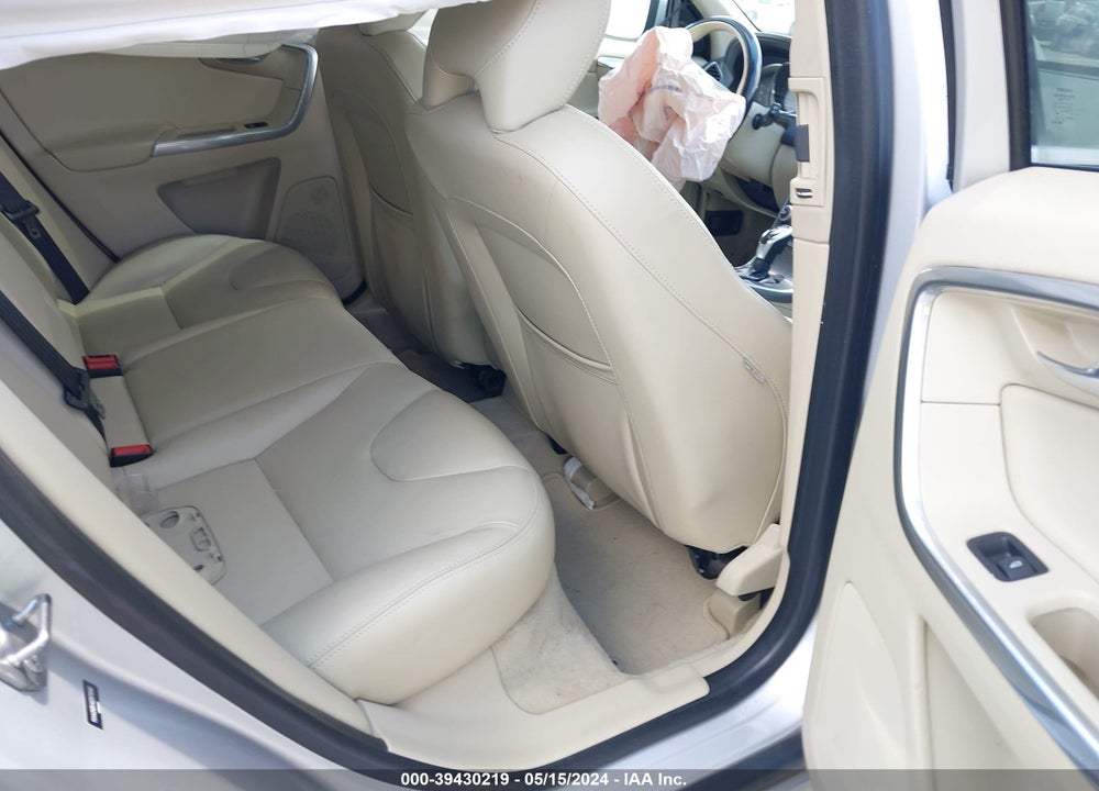 2016 VOLVO XC60 T5 DRIVE-E PREMIER VIN: YV440MDK4G2878580