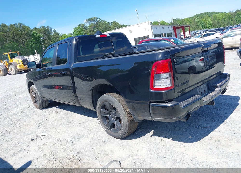 2021 RAM 1500 BIG HORN QUAD CAB 4X2 6'4 BOX VIN: 1C6RREBT2MN610273