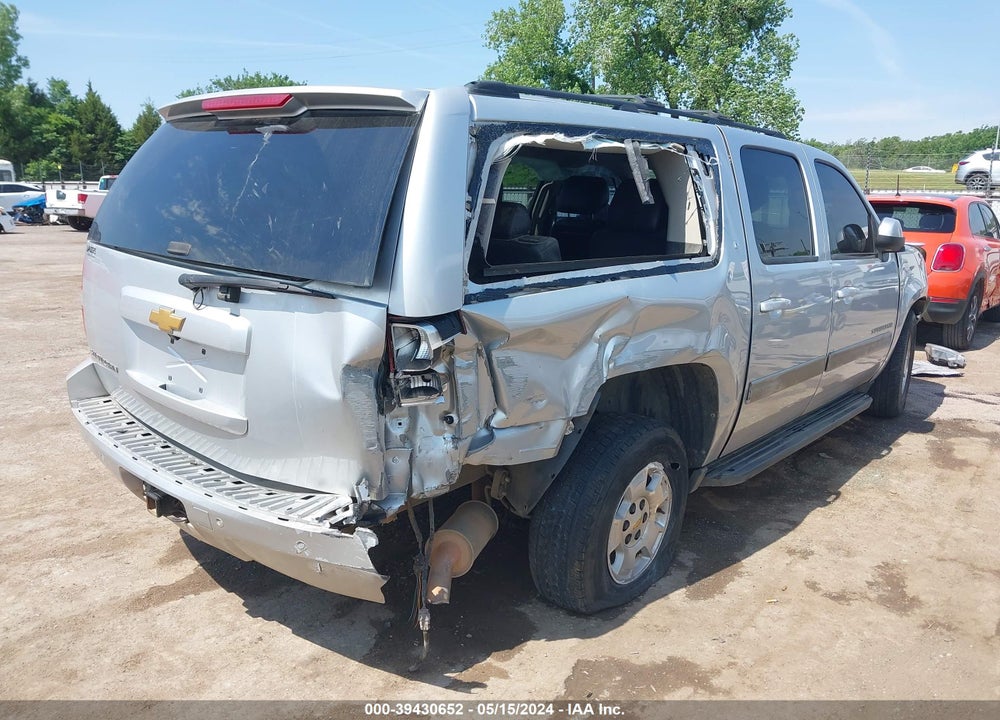 2013 CHEVROLET SUBURBAN 1500 LT VIN: 1GNSCJE05DR100442