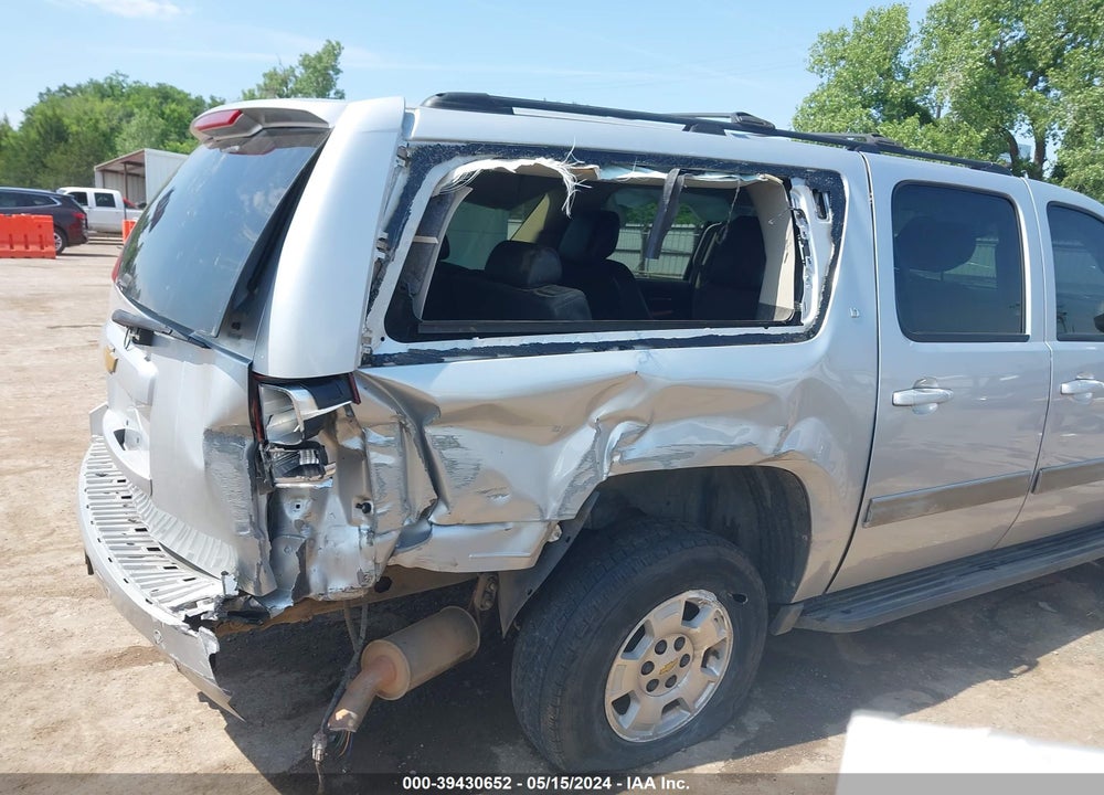 2013 CHEVROLET SUBURBAN 1500 LT VIN: 1GNSCJE05DR100442