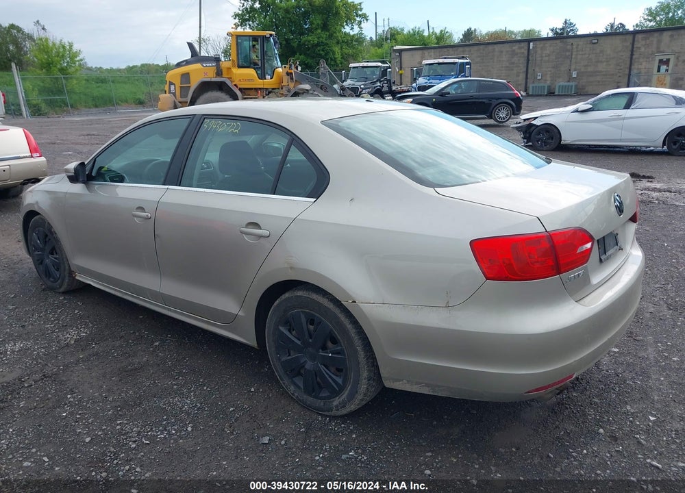 2013 VOLKSWAGEN JETTA 2.5L SE VIN: 3VWDP7AJ4DM263654