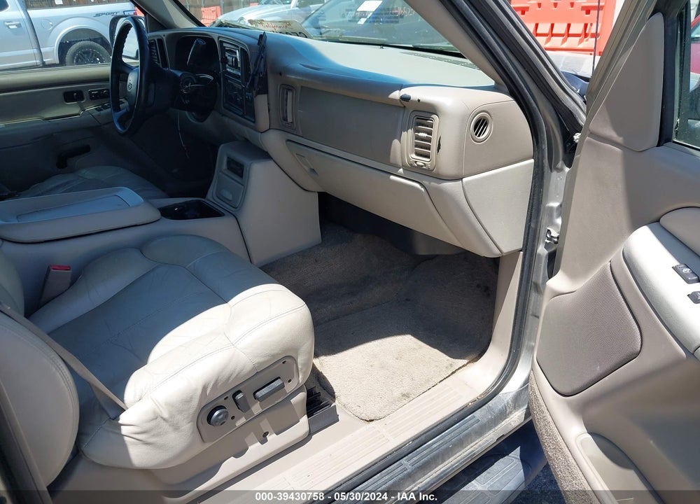 2002 CHEVROLET SUBURBAN 1500 LT VIN: 3GNEC16T42G352220