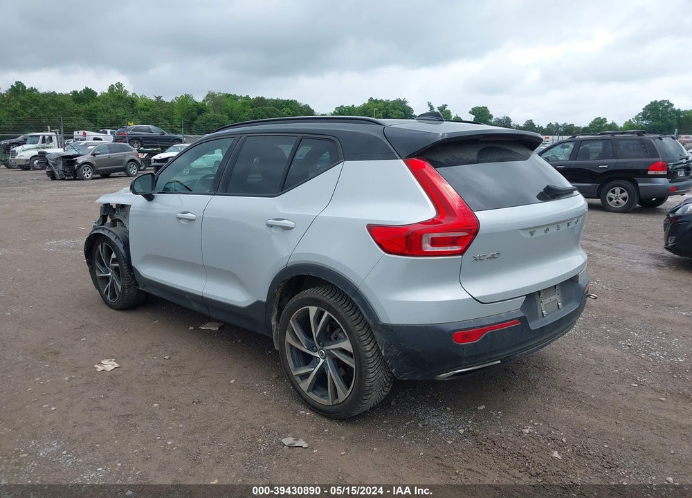 2020 VOLVO XC40 T5 R-DESIGN VIN: YV4162UMXL2190004
