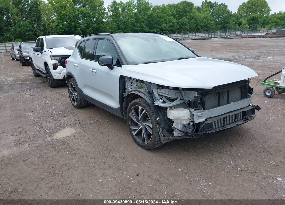 2020 VOLVO XC40 T5 R-DESIGN VIN: YV4162UMXL2190004