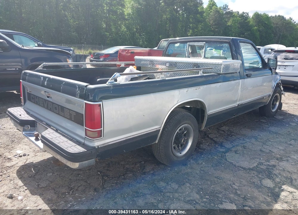 1992 CHEVROLET S TRUCK S10 VIN: 1GCCS14R3N8142163