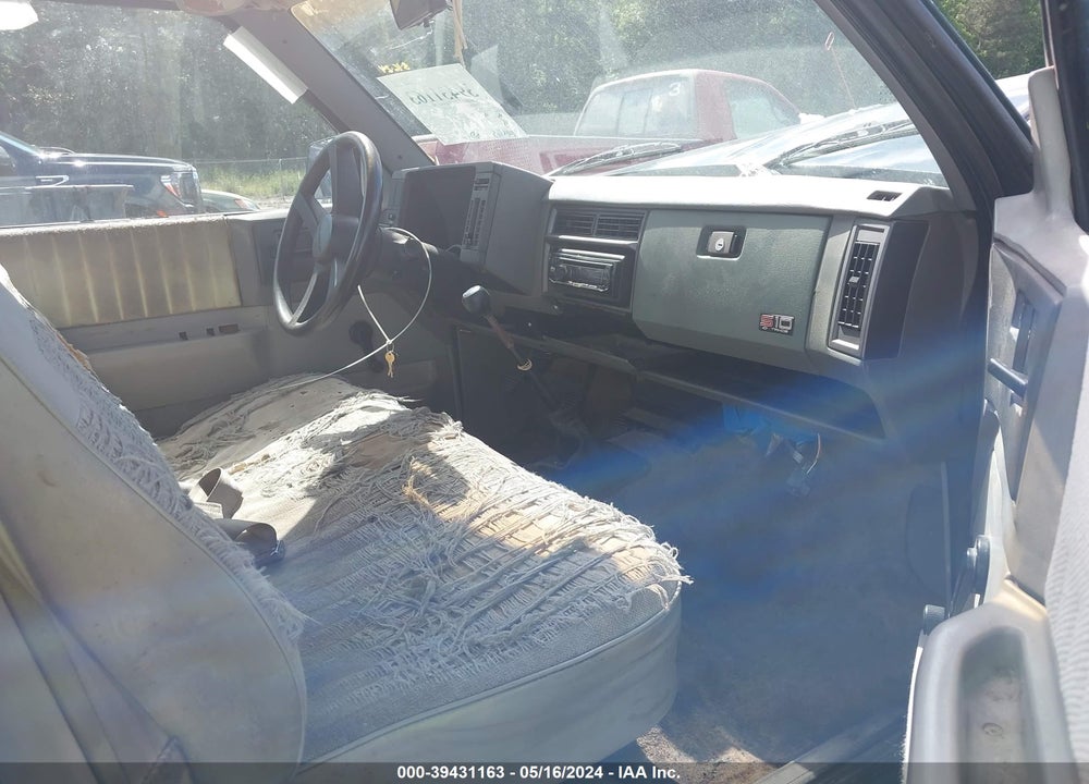 1992 CHEVROLET S TRUCK S10 VIN: 1GCCS14R3N8142163