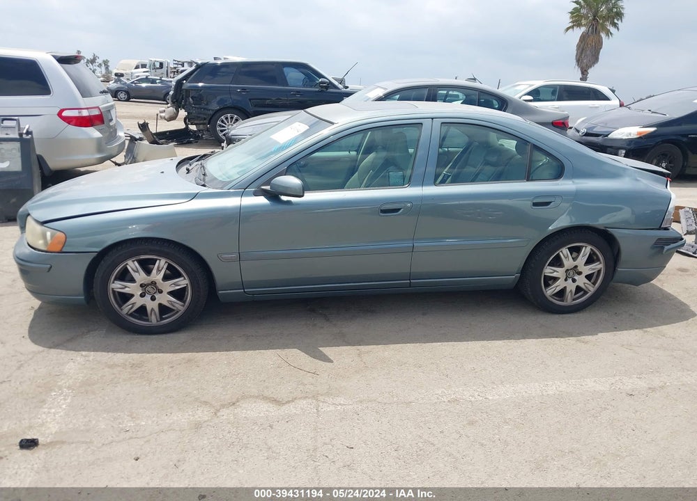 2005 VOLVO S60 2.5T VIN: YV1RS592052440518