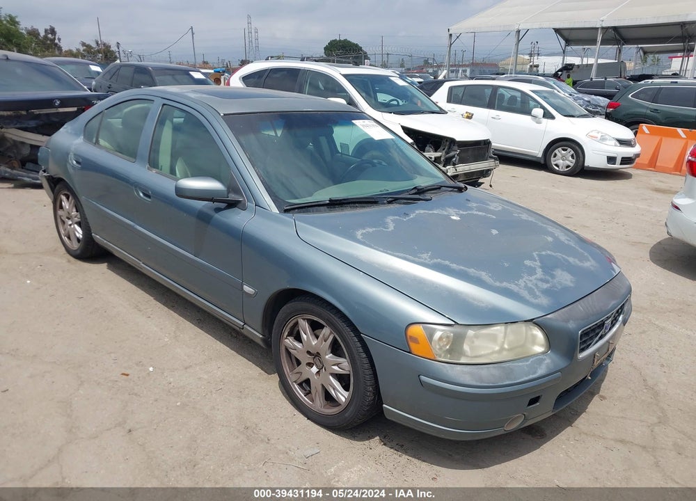 2005 VOLVO S60 2.5T VIN: YV1RS592052440518