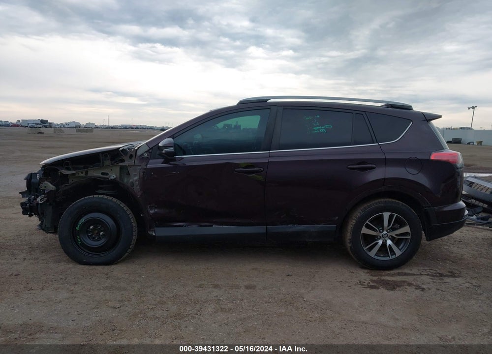 2018 TOYOTA RAV4 XLE VIN: 2T3WFREV1JW517046