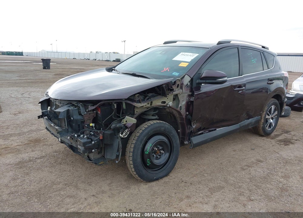 2018 TOYOTA RAV4 XLE VIN: 2T3WFREV1JW517046