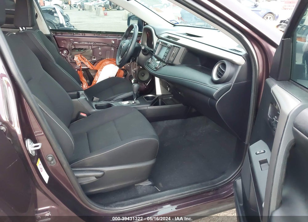 2018 TOYOTA RAV4 XLE VIN: 2T3WFREV1JW517046