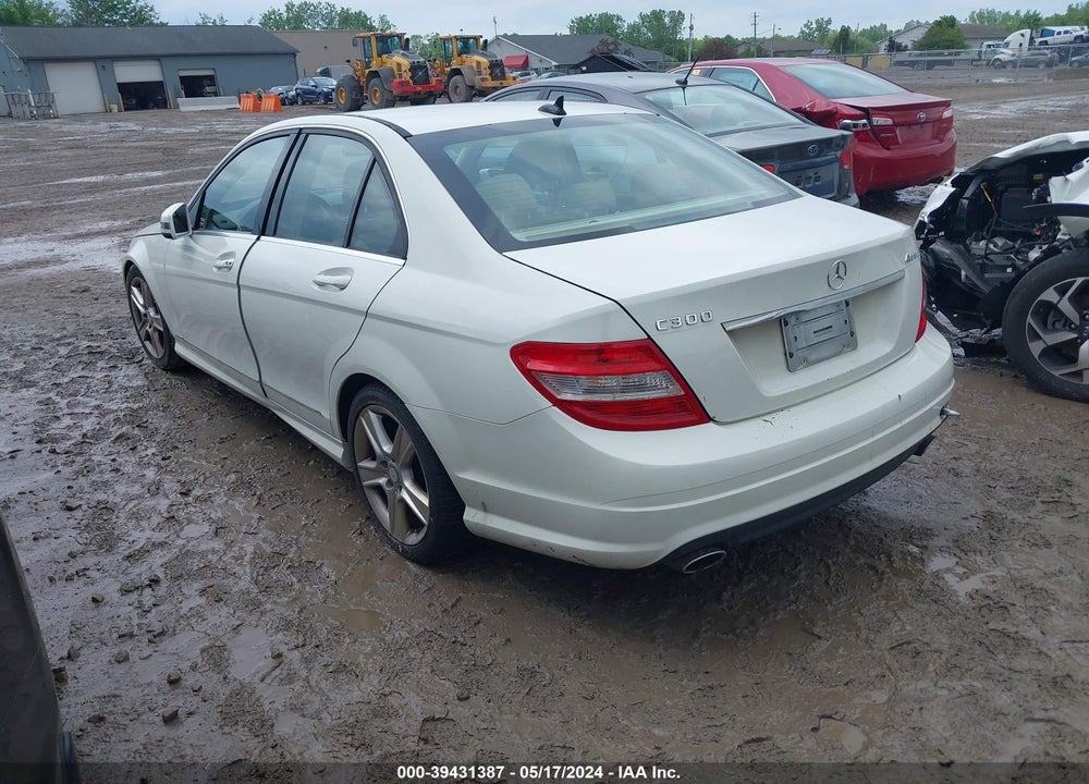 2011 MERCEDES-BENZ C 300 LUXURY 4MATIC/SPORT 4MATIC VIN: WDDGF8BB1BR168843
