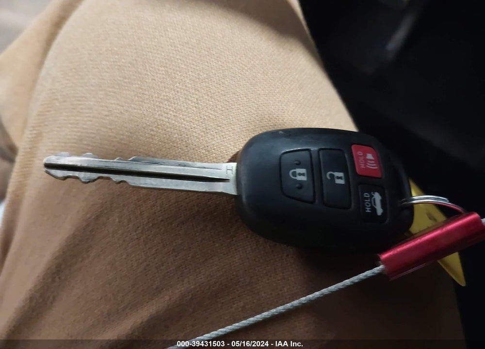 2017 TOYOTA CAMRY SE VIN: 4T1BF1FK4HU733951
