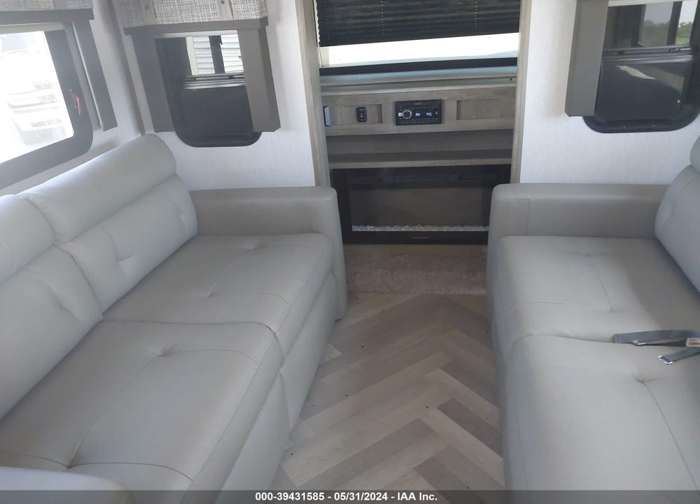 2022 SALEM OTHER VIN: 4X4FSBP22NV010296