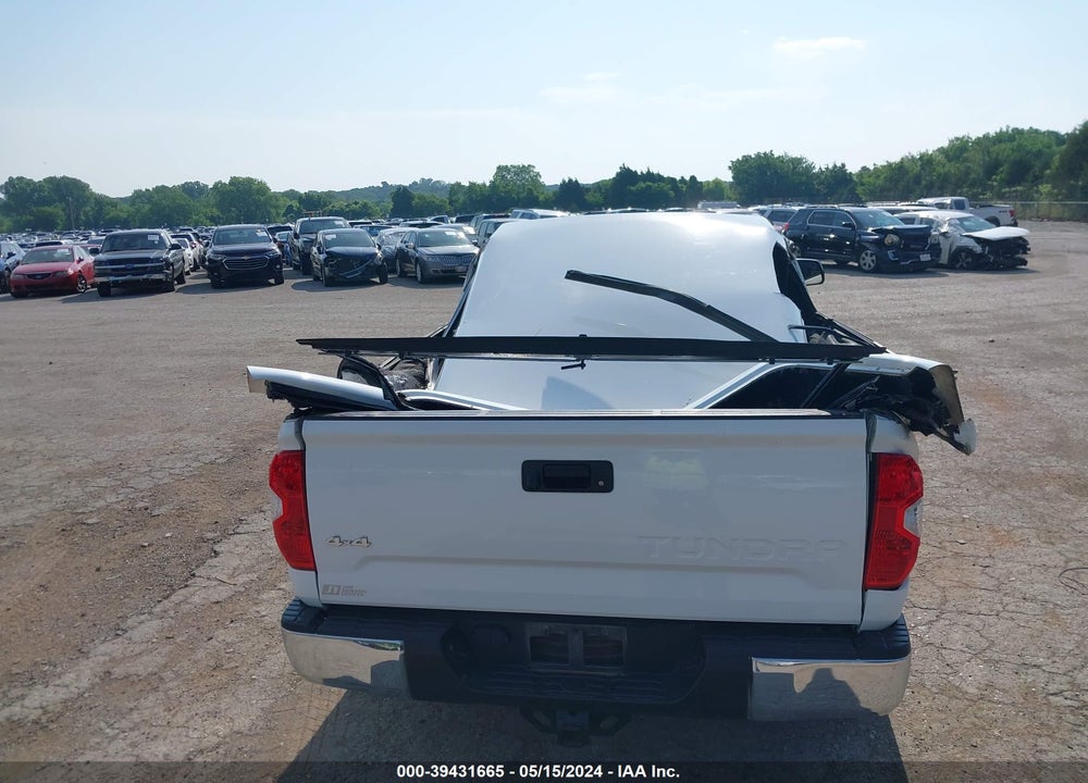 2018 TOYOTA TUNDRA SR5 5.7L V8 VIN: 5TFUW5F19JX773054