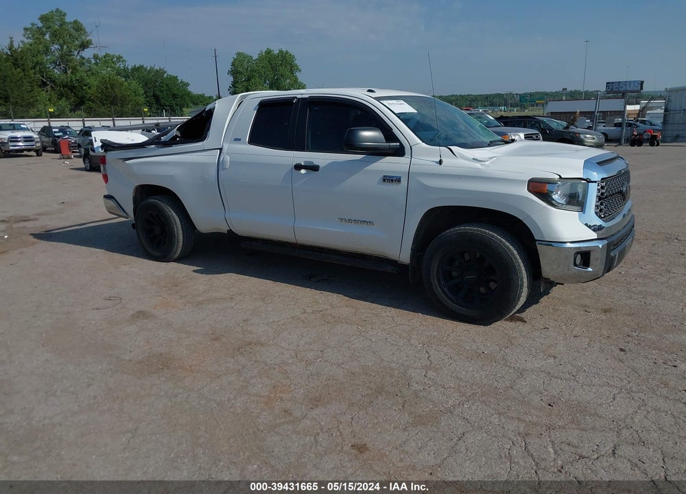 2018 TOYOTA TUNDRA SR5 5.7L V8 VIN: 5TFUW5F19JX773054