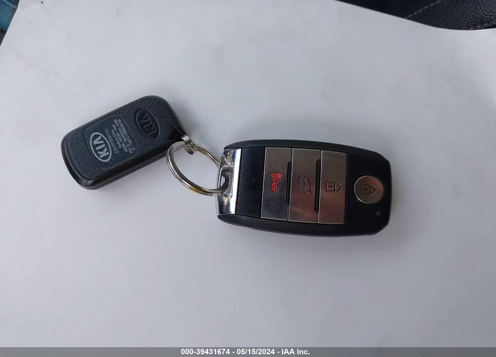 2019 KIA SPORTAGE EX VIN: KNDPNCAC2K7603052