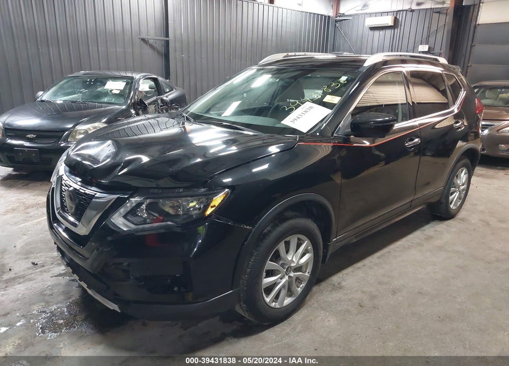2018 NISSAN ROGUE SV VIN: KNMAT2MV6JP623337