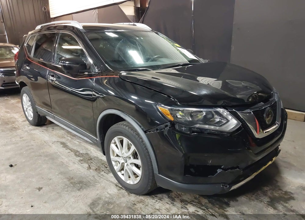 2018 NISSAN ROGUE SV VIN: KNMAT2MV6JP623337