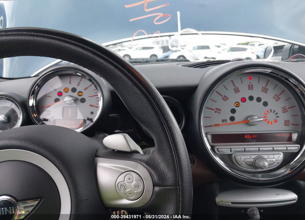 2010 MINI COOPER S VIN: WMWMS3C52ATY08271