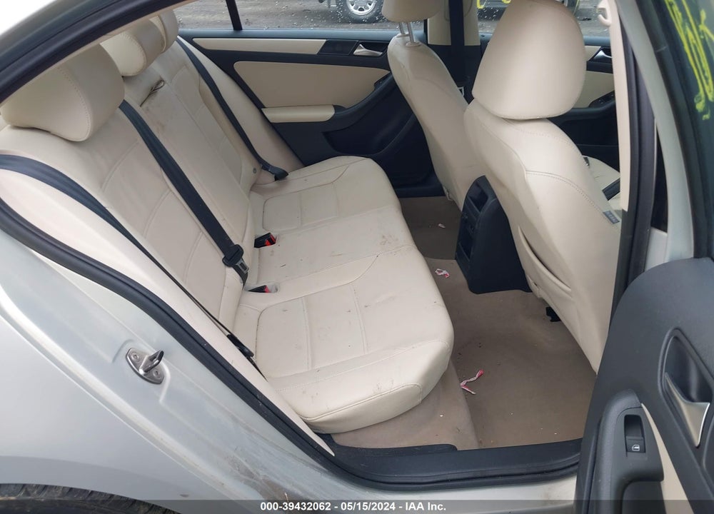 2011 VOLKSWAGEN JETTA 2.5L SE VIN: 3VWDX7AJ0BM386414