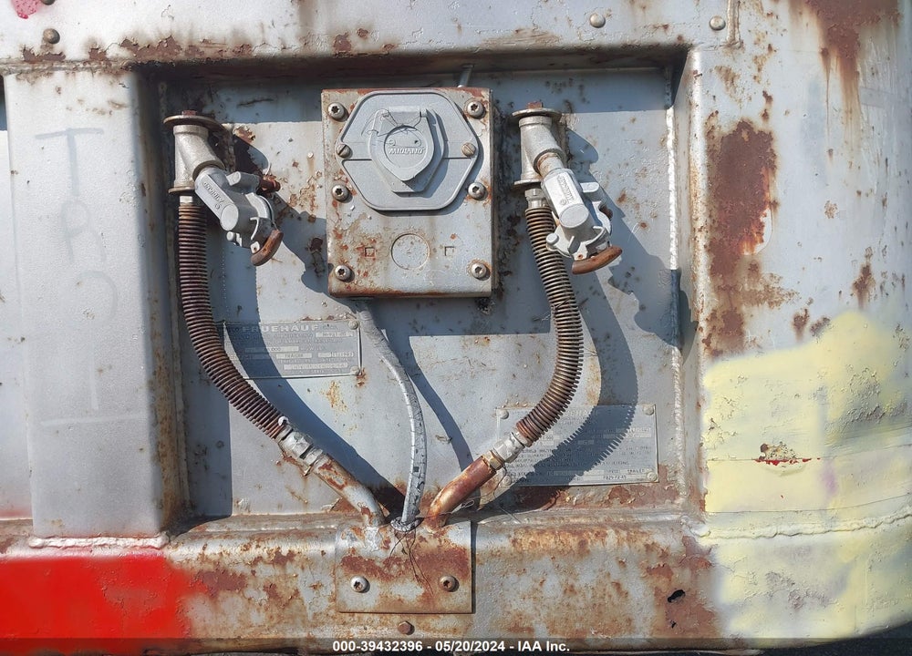 1984 FRUEHAUF --- VIN: 1H2V04529EH008296